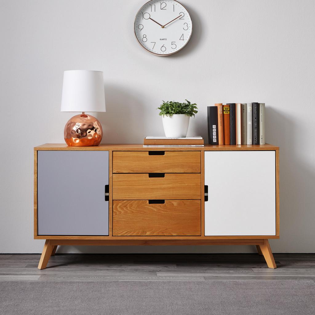 Side board. Sideboard.